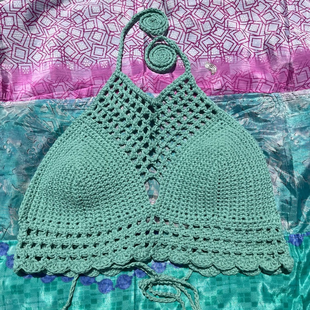 🌙 | Caged Crochet Halter Top